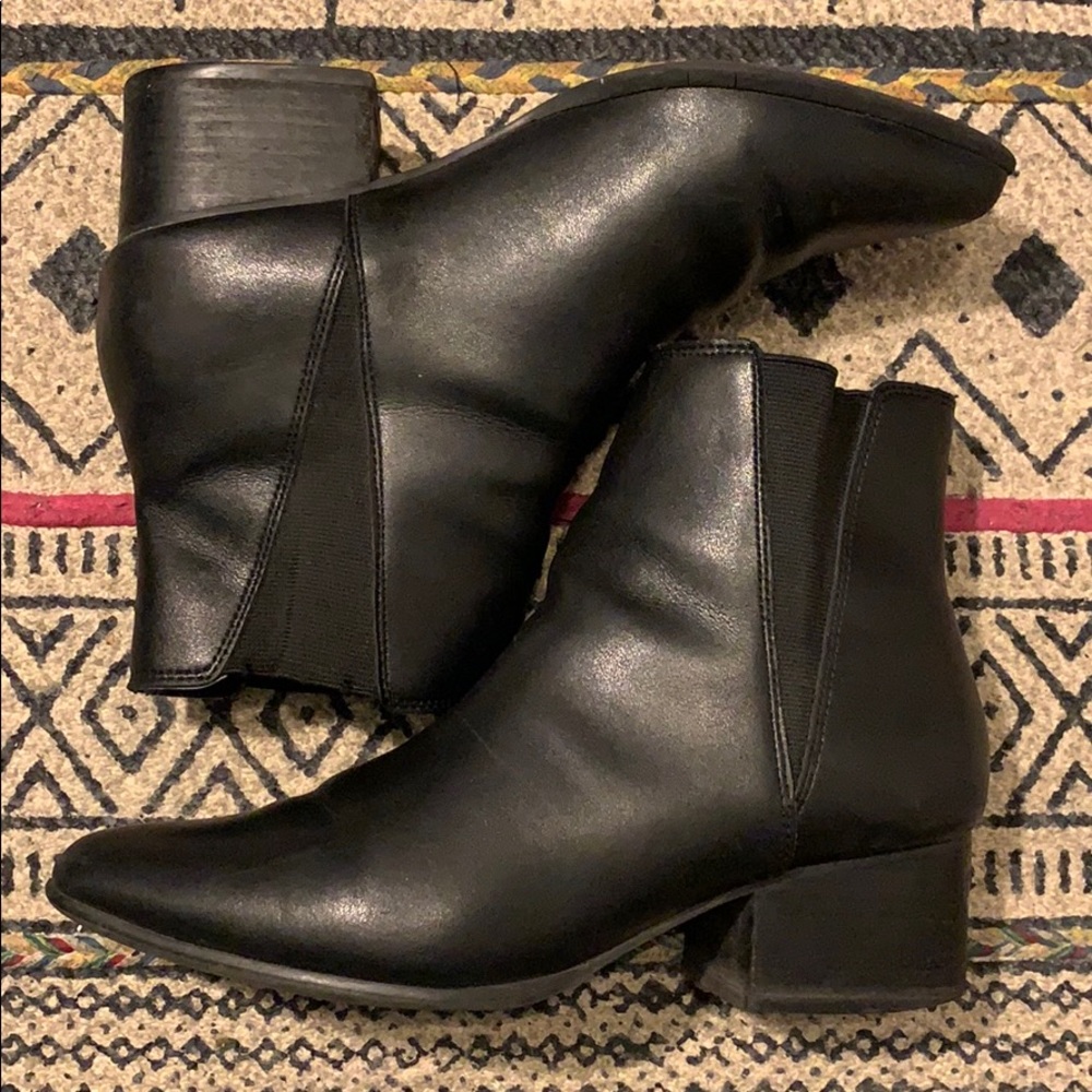 Black Urban Outfitters Chelsea Boot